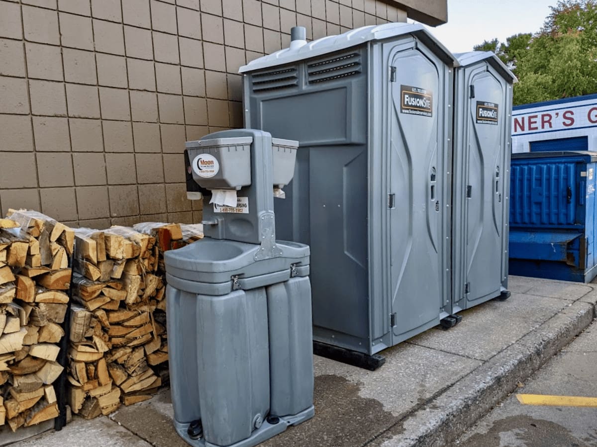 Porta Potty Rental